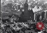 Standbild Ruinen aus der Bombardierung durch die US 9th Air Force in Zweiten Weltkrieg Julich Deutschland, 1945, aus Sekunde 26 historischem Filmmaterial Videoclip 65675037781