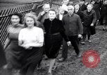 Standbild Allied 9 Armee voran während Zweiten Weltkrieg Deutschland, 1945, aus Sekunde 34 historischem Filmmaterial Videoclip 65675037783