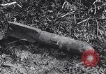 Standbild japanischen Mine Birma, 1945, aus Sekunde 29 historischem Filmmaterial Videoclip 65675037785