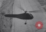 Standbild YR-4 Helikopter Birma, 1945, aus Sekunde 17 historischem Filmmaterial Videoclip 65675037786