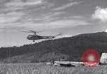 Standbild YR-4 Helikopter Birma, 1945, aus Sekunde 34 historischem Filmmaterial Videoclip 65675037786