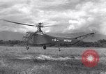 Standbild YR-4 Helikopter Birma, 1945, aus Sekunde 42 historischem Filmmaterial Videoclip 65675037786