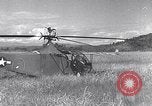 Standbild YR-4 Helikopter Birma, 1945, aus Sekunde 44 historischem Filmmaterial Videoclip 65675037786