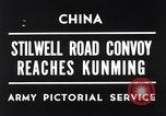 Standbild erste Konvoi über Ledo Road in Zweiten Weltkrieg Kunming China, 1945, aus Sekunde 6 historischem Filmmaterial Videoclip 65675037798