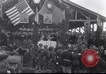 Standbild erste Konvoi über Ledo Road in Zweiten Weltkrieg Kunming China, 1945, aus Sekunde 41 historischem Filmmaterial Videoclip 65675037798