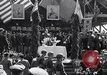 Standbild erste Konvoi über Ledo Road in Zweiten Weltkrieg Kunming China, 1945, aus Sekunde 48 historischem Filmmaterial Videoclip 65675037798