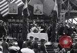 Standbild erste Konvoi über Ledo Road in Zweiten Weltkrieg Kunming China, 1945, aus Sekunde 56 historischem Filmmaterial Videoclip 65675037798