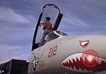 Standbild Kitty Hawk Pazifik, 1979, aus Sekunde 13 historischem Filmmaterial Videoclip 65675037814