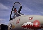 Standbild Kitty Hawk Pazifik, 1979, aus Sekunde 17 historischem Filmmaterial Videoclip 65675037814