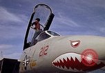 Standbild Kitty Hawk Pazifik, 1979, aus Sekunde 18 historischem Filmmaterial Videoclip 65675037814