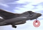 Standbild Kitty Hawk Pazifik, 1979, aus Sekunde 54 historischem Filmmaterial Videoclip 65675037814
