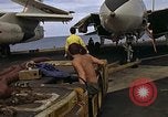 Standbild F-14A Pazifik, 1979, aus Sekunde 17 historischem Filmmaterial Videoclip 65675037815