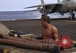 Standbild F-14A Pazifik, 1979, aus Sekunde 27 historischem Filmmaterial Videoclip 65675037815