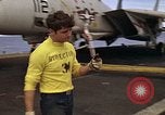 Standbild F-14A Pazifik, 1979, aus Sekunde 30 historischem Filmmaterial Videoclip 65675037815
