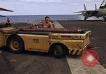 Standbild F-14A Pazifik, 1979, aus Sekunde 32 historischem Filmmaterial Videoclip 65675037815