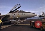 Standbild F-14A Pazifik, 1979, aus Sekunde 35 historischem Filmmaterial Videoclip 65675037815