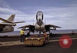 Standbild F-14A Pazifik, 1979, aus Sekunde 50 historischem Filmmaterial Videoclip 65675037815