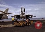 Standbild F-14A Pazifik, 1979, aus Sekunde 52 historischem Filmmaterial Videoclip 65675037815