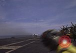 Immagine di USS Kitty Hawk Oceano Pacifico, 1979, secondo 7 filmato di repertorio 65675037816