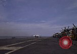 Immagine di USS Kitty Hawk Oceano Pacifico, 1979, secondo 8 filmato di repertorio 65675037816