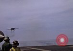 Immagine di USS Kitty Hawk Oceano Pacifico, 1979, secondo 15 filmato di repertorio 65675037816