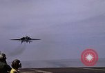 Immagine di USS Kitty Hawk Oceano Pacifico, 1979, secondo 17 filmato di repertorio 65675037816