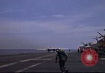 Immagine di USS Kitty Hawk Oceano Pacifico, 1979, secondo 23 filmato di repertorio 65675037816