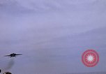 Immagine di USS Kitty Hawk Oceano Pacifico, 1979, secondo 25 filmato di repertorio 65675037816