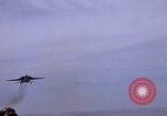 Immagine di USS Kitty Hawk Oceano Pacifico, 1979, secondo 26 filmato di repertorio 65675037816