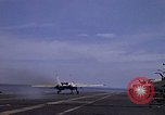 Immagine di USS Kitty Hawk Oceano Pacifico, 1979, secondo 31 filmato di repertorio 65675037816