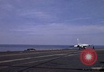Immagine di USS Kitty Hawk Oceano Pacifico, 1979, secondo 41 filmato di repertorio 65675037816