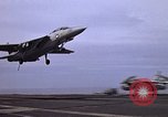 Immagine di USS Kitty Hawk Oceano Pacifico, 1979, secondo 53 filmato di repertorio 65675037816