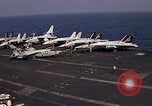 Standbild Kitty Hawk Pazifik, 1979, aus Sekunde 18 historischem Filmmaterial Videoclip 65675037818