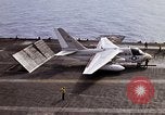 Standbild Kitty Hawk Pazifik, 1979, aus Sekunde 23 historischem Filmmaterial Videoclip 65675037818