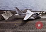 Standbild Kitty Hawk Pazifik, 1979, aus Sekunde 27 historischem Filmmaterial Videoclip 65675037818