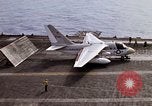 Standbild Kitty Hawk Pazifik, 1979, aus Sekunde 28 historischem Filmmaterial Videoclip 65675037818