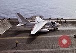 Standbild Kitty Hawk Pazifik, 1979, aus Sekunde 30 historischem Filmmaterial Videoclip 65675037818