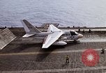 Standbild Kitty Hawk Pazifik, 1979, aus Sekunde 42 historischem Filmmaterial Videoclip 65675037818