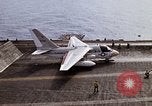Standbild Kitty Hawk Pazifik, 1979, aus Sekunde 44 historischem Filmmaterial Videoclip 65675037818