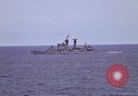 Standbild Kitty Hawk Pazifik, 1979, aus Sekunde 61 historischem Filmmaterial Videoclip 65675037818