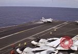 Standbild Kitty Hawk Pazifik, 1979, aus Sekunde 3 historischem Filmmaterial Videoclip 65675037819