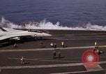 Standbild Kitty Hawk Pazifik, 1979, aus Sekunde 10 historischem Filmmaterial Videoclip 65675037819