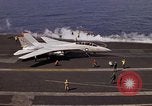 Standbild Kitty Hawk Pazifik, 1979, aus Sekunde 11 historischem Filmmaterial Videoclip 65675037819