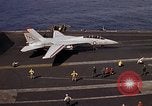 Standbild Kitty Hawk Pazifik, 1979, aus Sekunde 17 historischem Filmmaterial Videoclip 65675037819