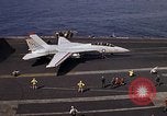 Standbild Kitty Hawk Pazifik, 1979, aus Sekunde 21 historischem Filmmaterial Videoclip 65675037819