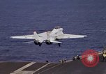 Standbild Kitty Hawk Pazifik, 1979, aus Sekunde 26 historischem Filmmaterial Videoclip 65675037819