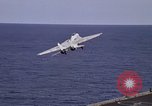 Standbild Kitty Hawk Pazifik, 1979, aus Sekunde 28 historischem Filmmaterial Videoclip 65675037819