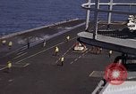 Standbild Kitty Hawk Pazifik, 1979, aus Sekunde 32 historischem Filmmaterial Videoclip 65675037819