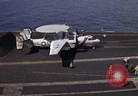 Standbild Kitty Hawk Pazifik, 1979, aus Sekunde 37 historischem Filmmaterial Videoclip 65675037819
