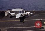 Standbild Kitty Hawk Pazifik, 1979, aus Sekunde 41 historischem Filmmaterial Videoclip 65675037819